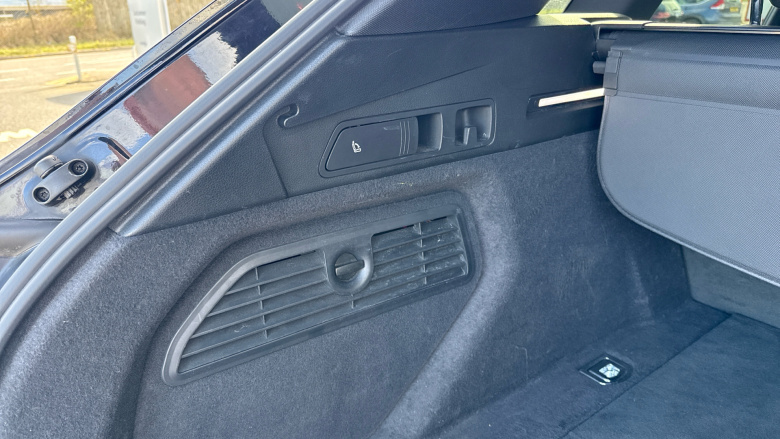 Audi e-tron 230kW 50 Quattro 71kWh S Line 5dr Auto Electric Estate